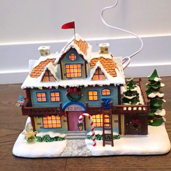Hawthorne Village Elf Dormitory Rudolph Christmas Town Collection Building House - Picture 2 of 15